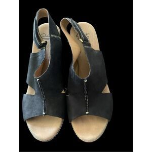 Clarks Womens Black Tan Helio Float Cork Wedge Slingback Sandal Size 8.5